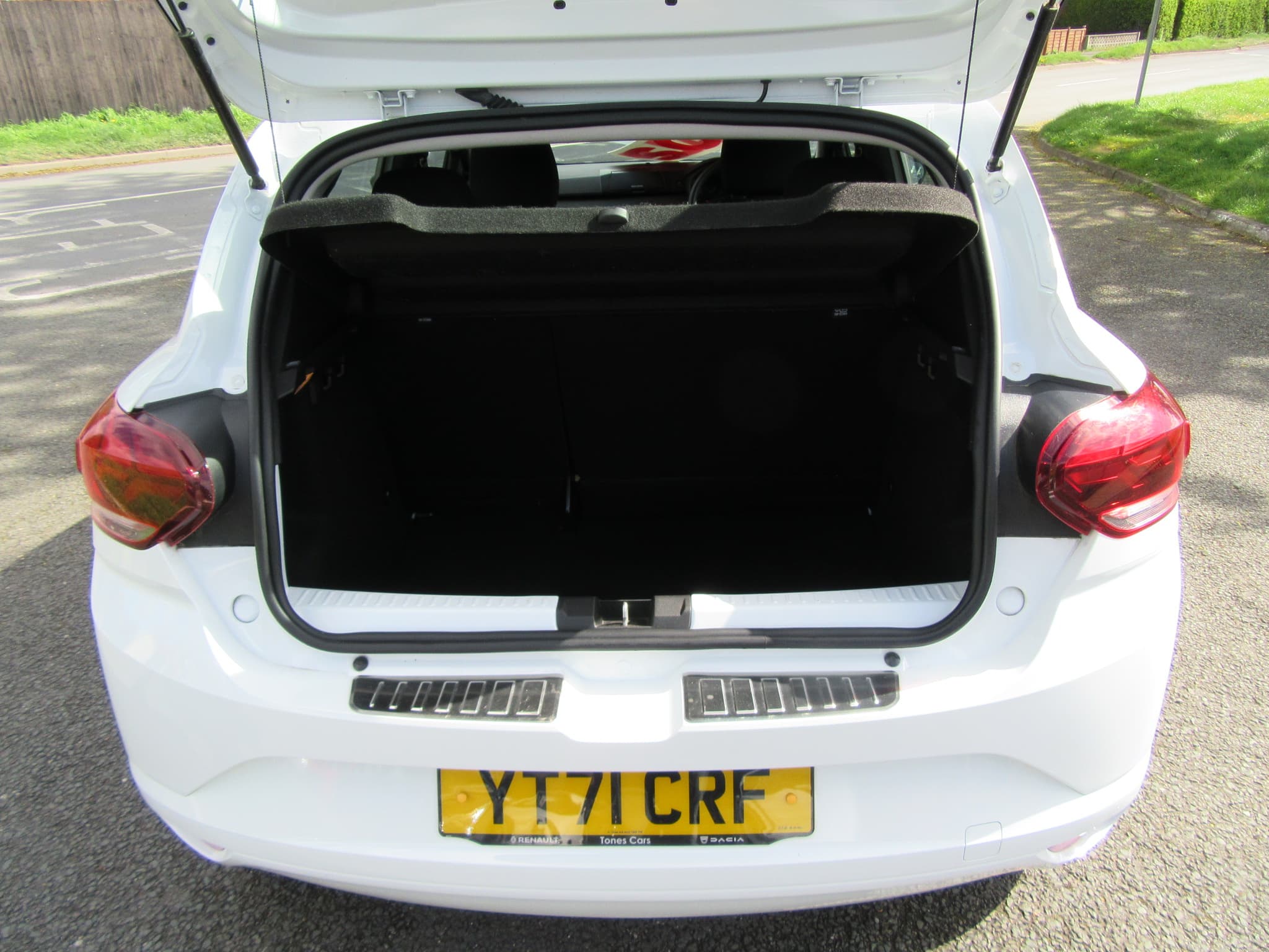 Dacia Sandero Essential SCe - Image 17