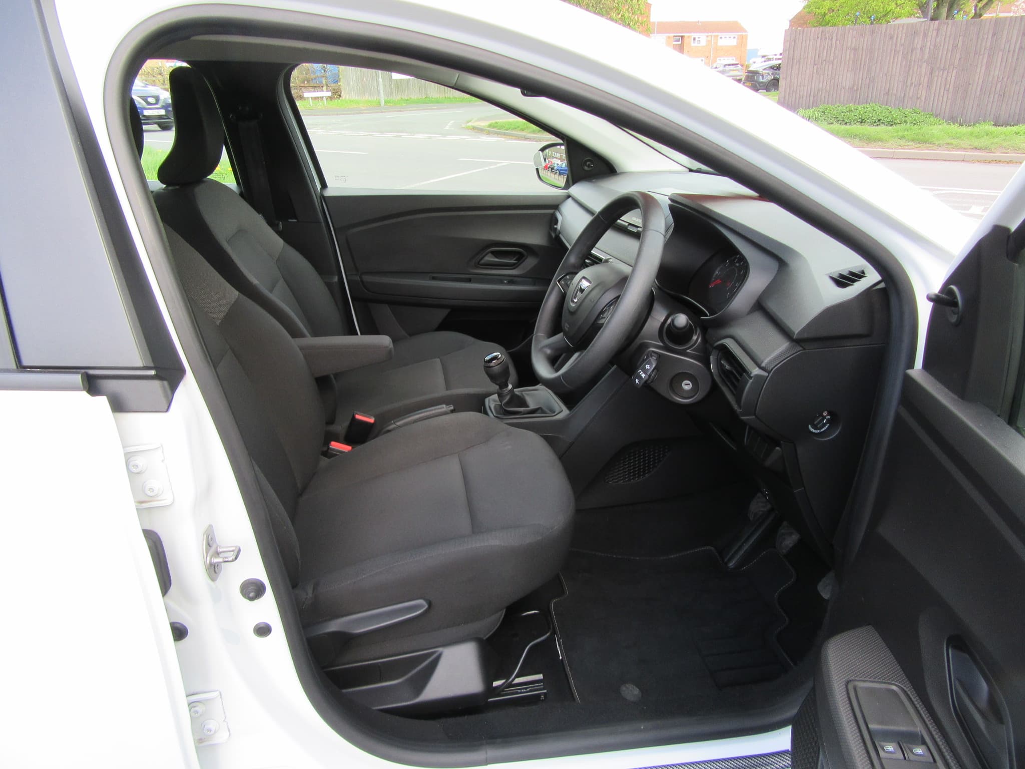 Dacia Sandero Essential SCe - Image 18