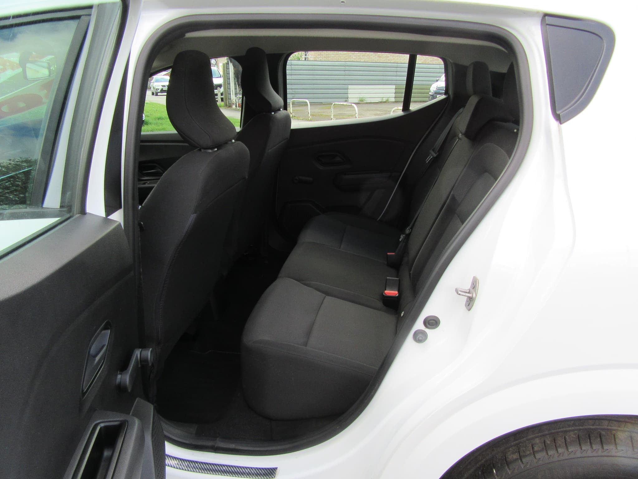Dacia Sandero Essential SCe - Image 20
