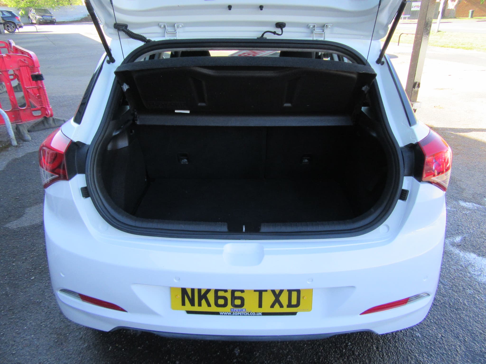 Hyundai i20 SE MPI - Image 17