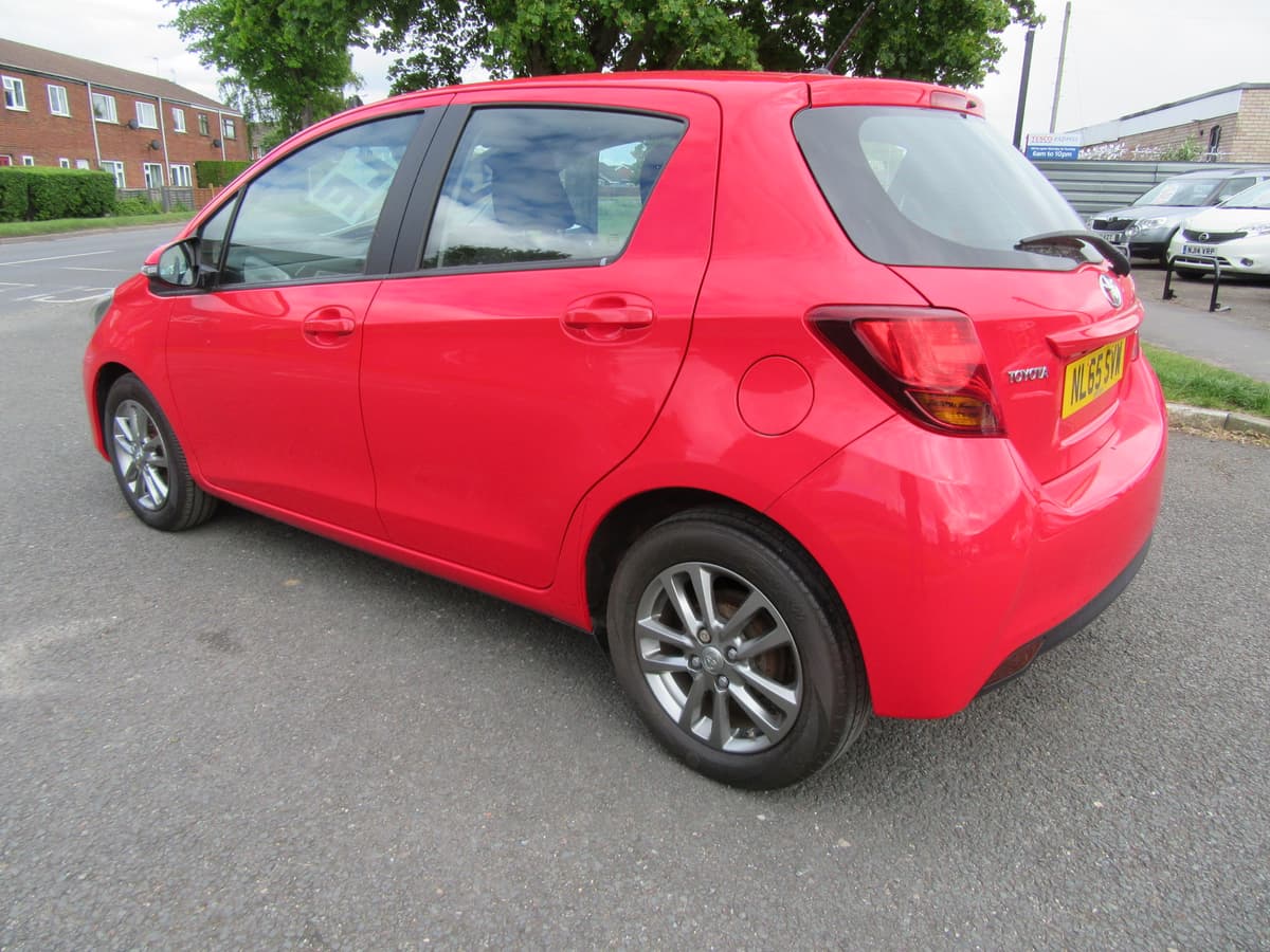 2015 Toyota Yaris Icon VVT-i - Image 8