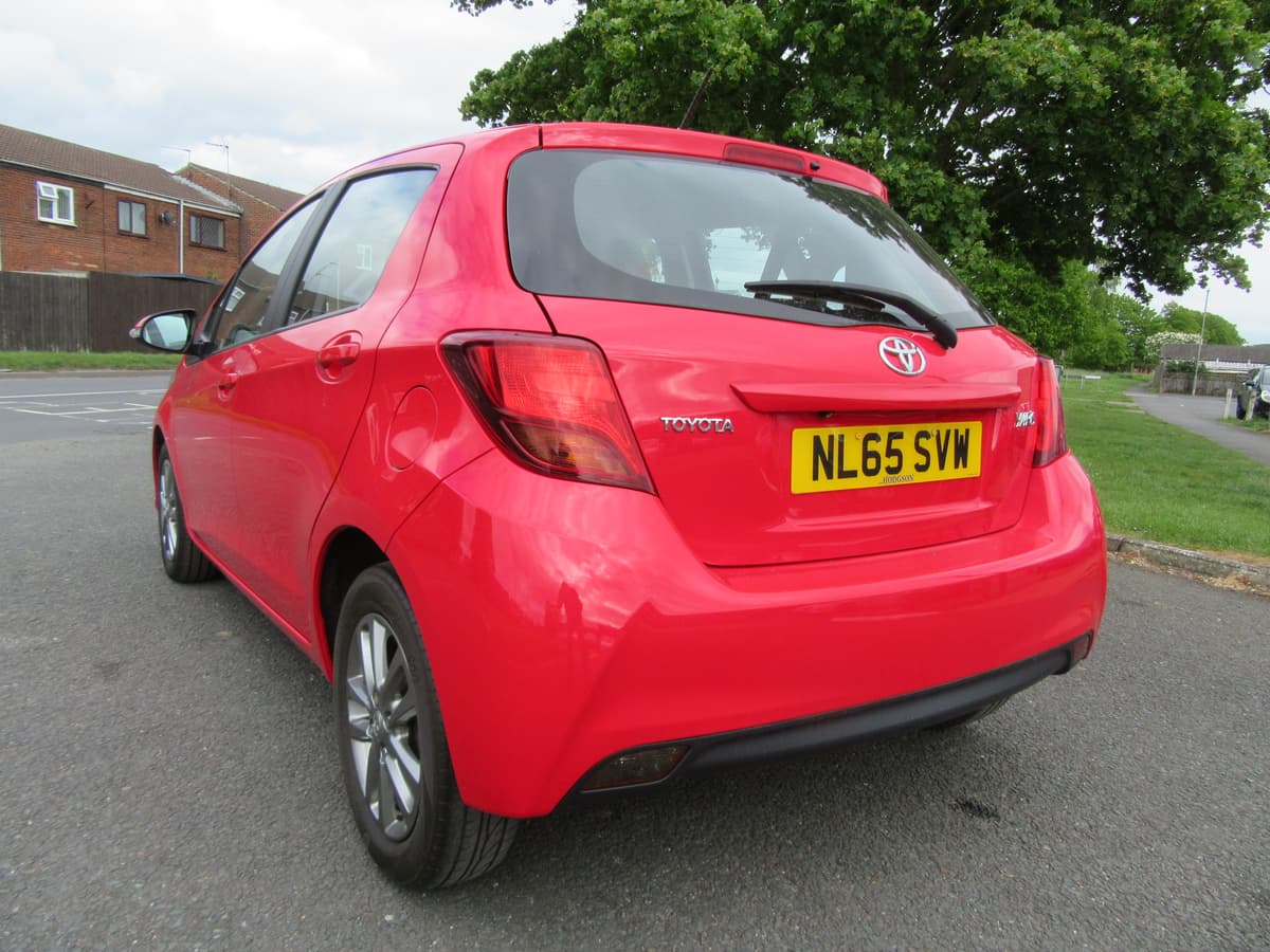 2015 Toyota Yaris Icon VVT-i - Image 10