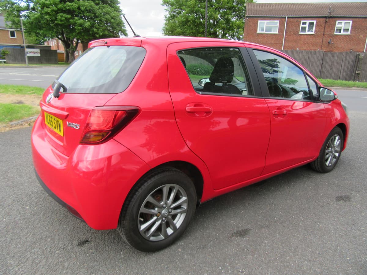 2015 Toyota Yaris Icon VVT-i - Image 12