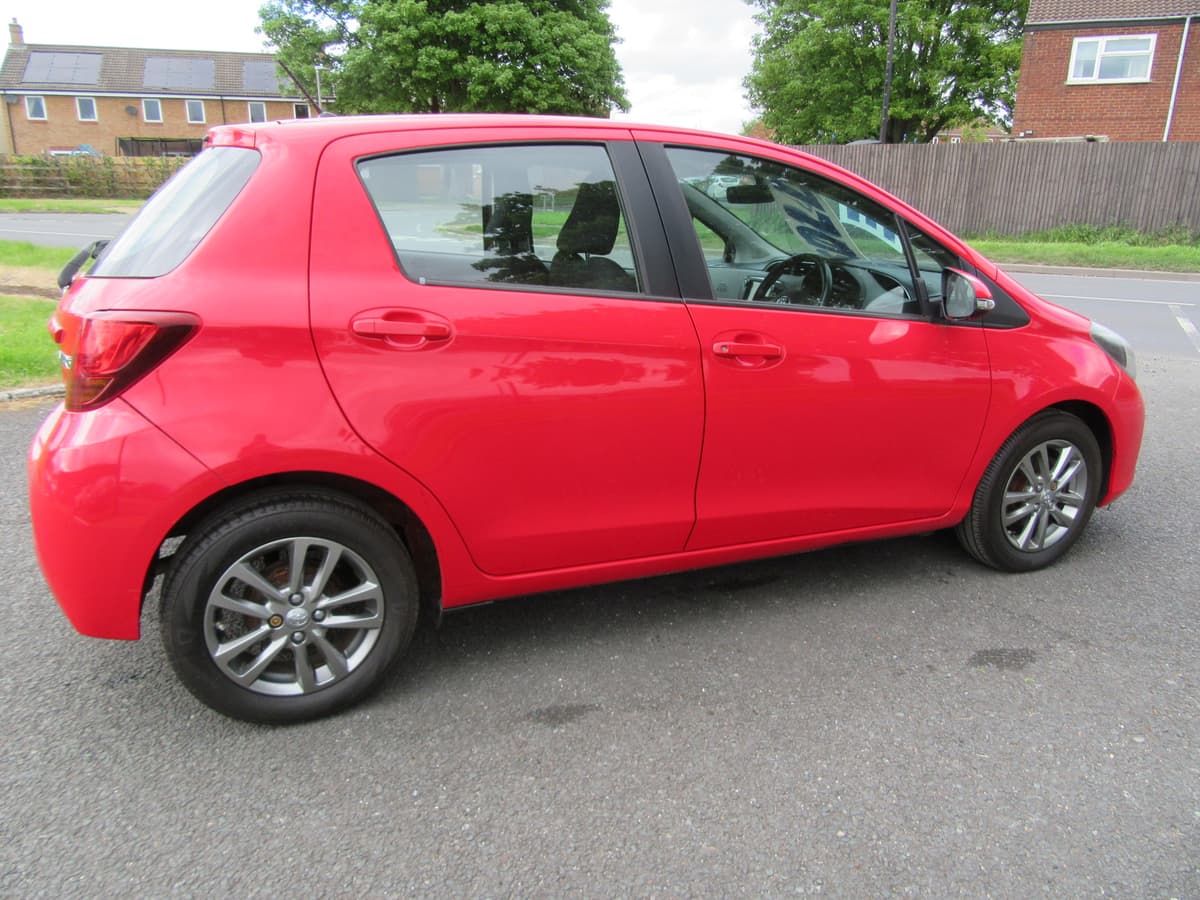 2015 Toyota Yaris Icon VVT-i - Image 13