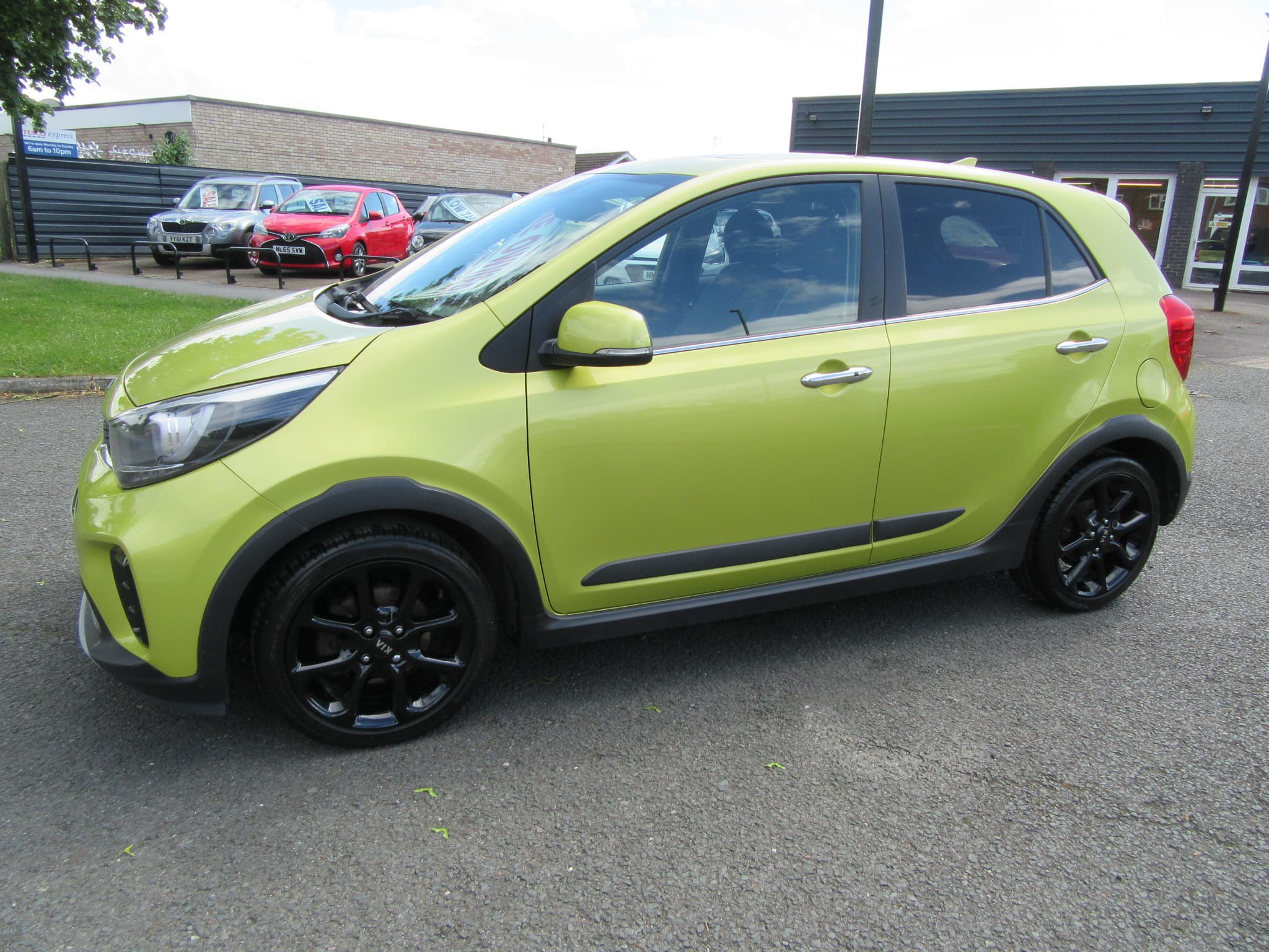 Kia Picanto X-Line S - Image 8