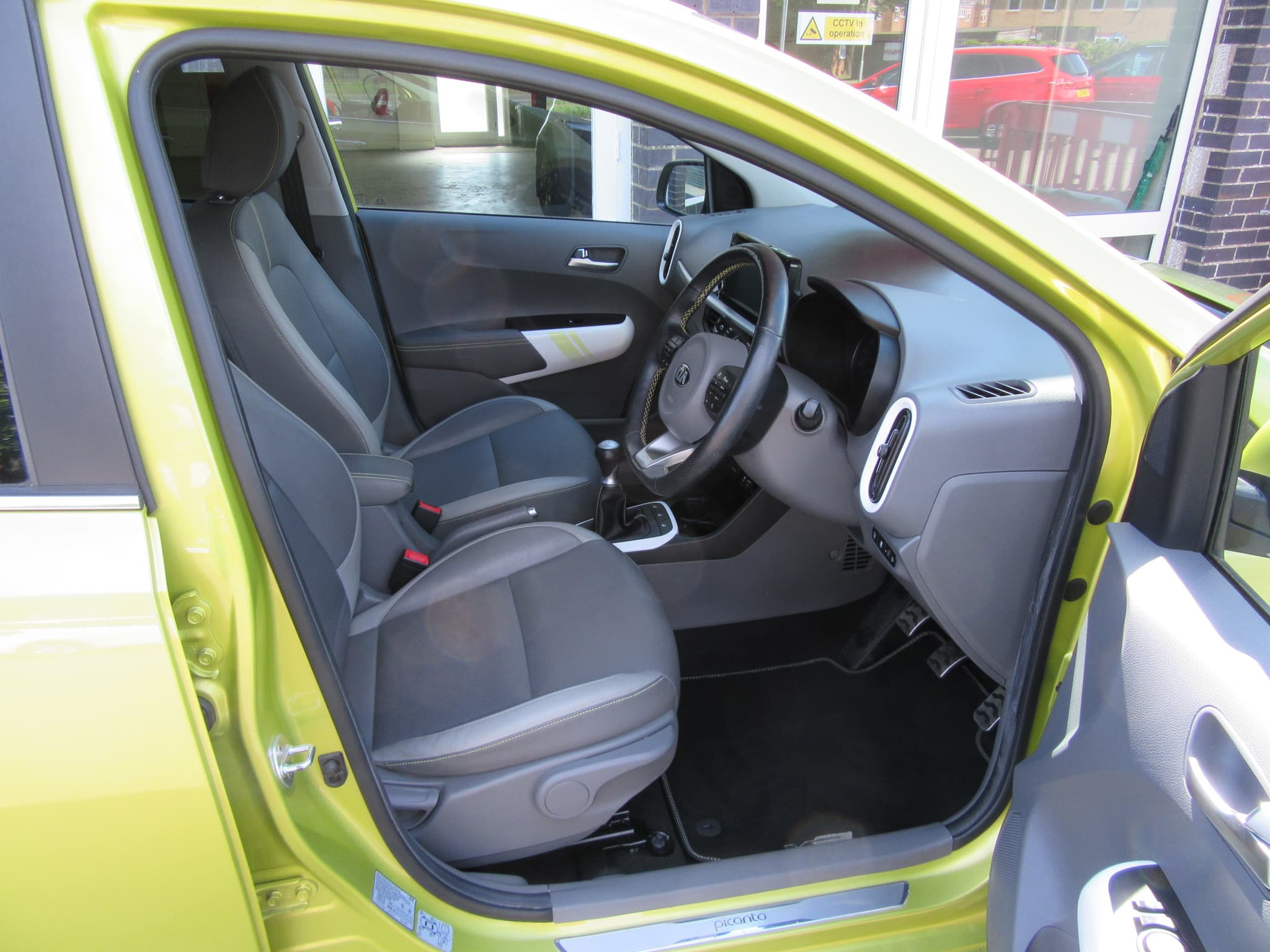 Kia Picanto X-Line S - Image 16