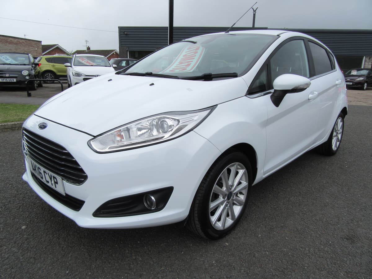 2016 Ford Fiesta Titanium Auto - Image 6