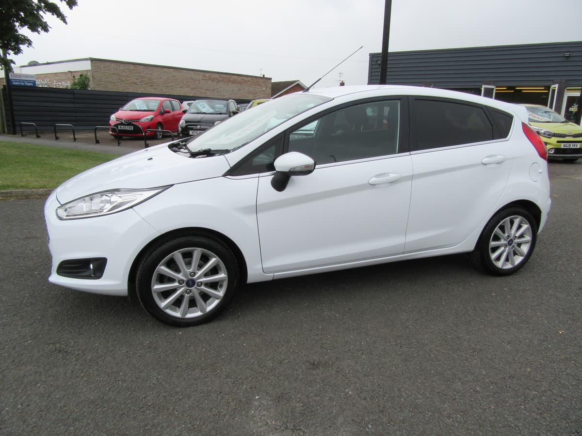 2016 Ford Fiesta Titanium Auto - Image 8