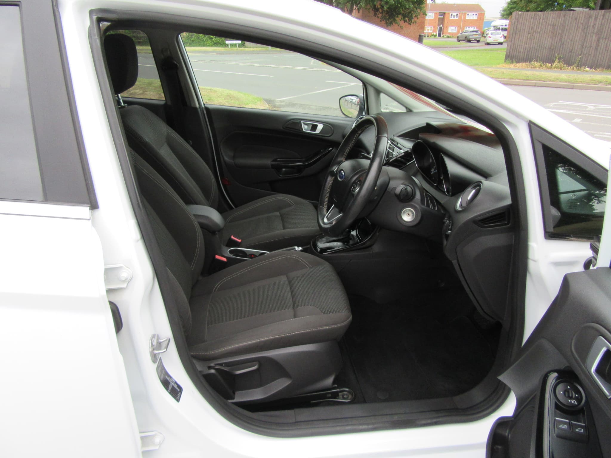 Ford Fiesta Titanium Auto - Image 16