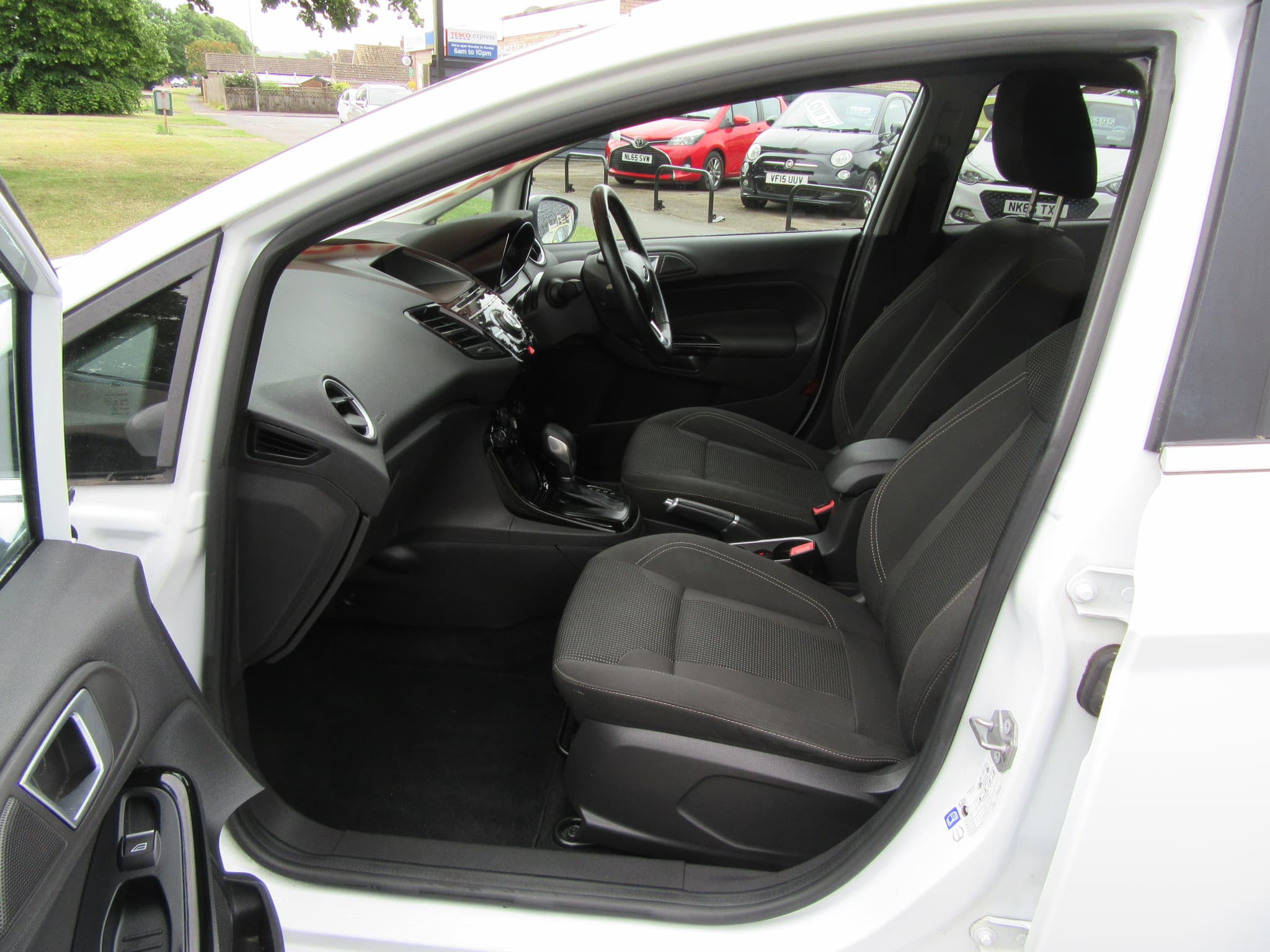 Ford Fiesta Titanium Auto - Image 19