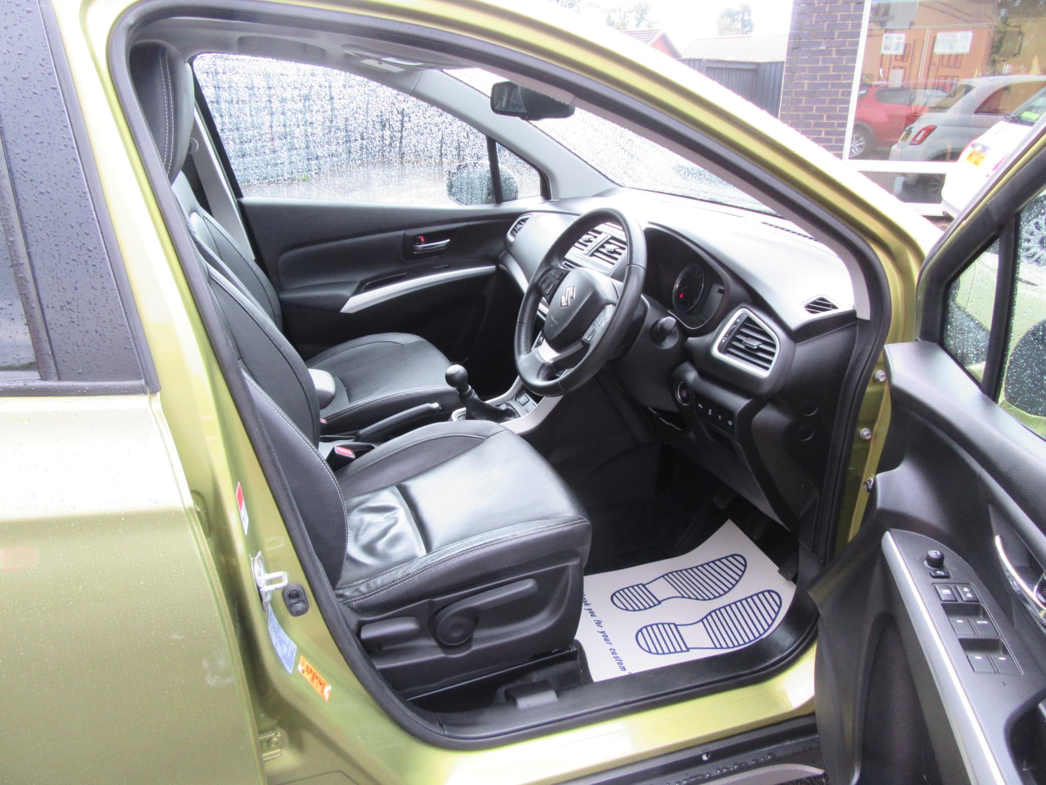 Suzuki SX4 S-Cross SZ5 - Image 23