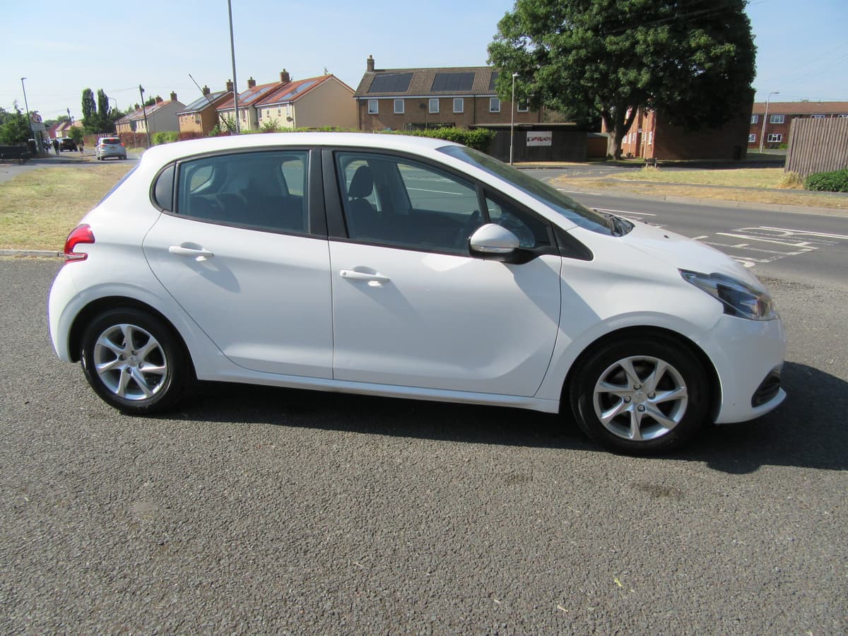 2016 Peugeot 208 Active - Image 8