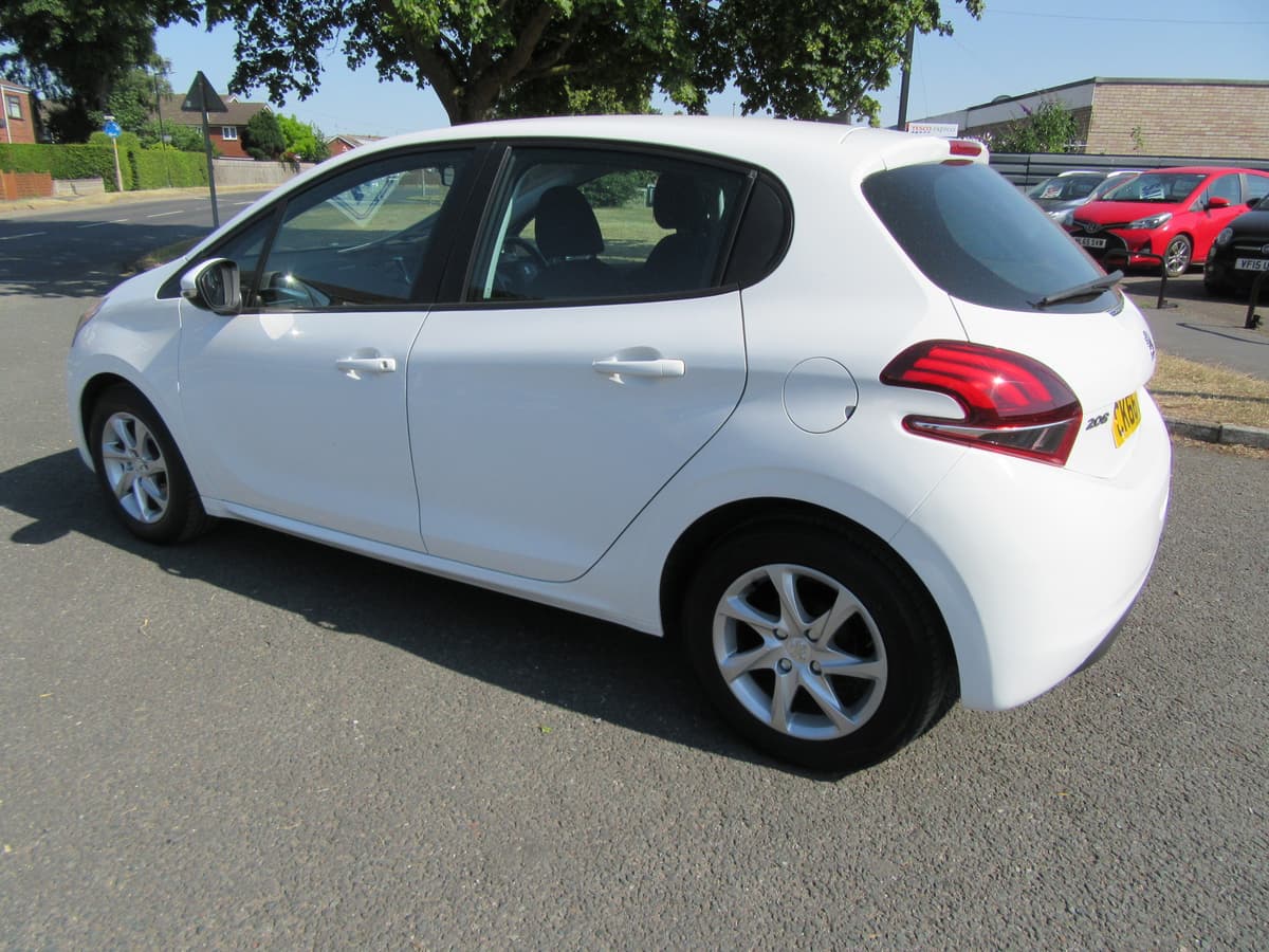 2016 Peugeot 208 Active - Image 9