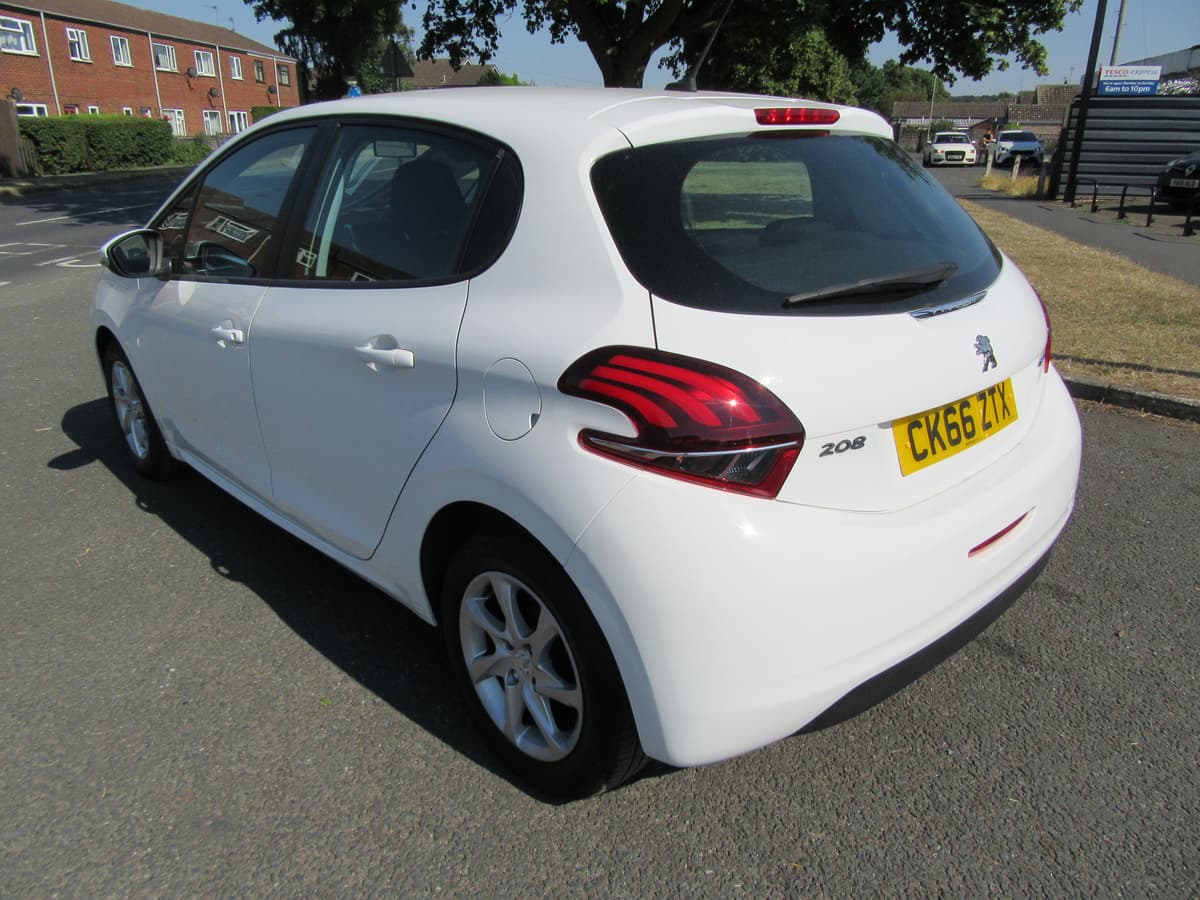 2016 Peugeot 208 Active - Image 10