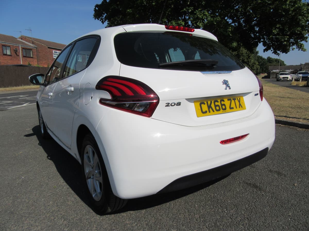 2016 Peugeot 208 Active - Image 11