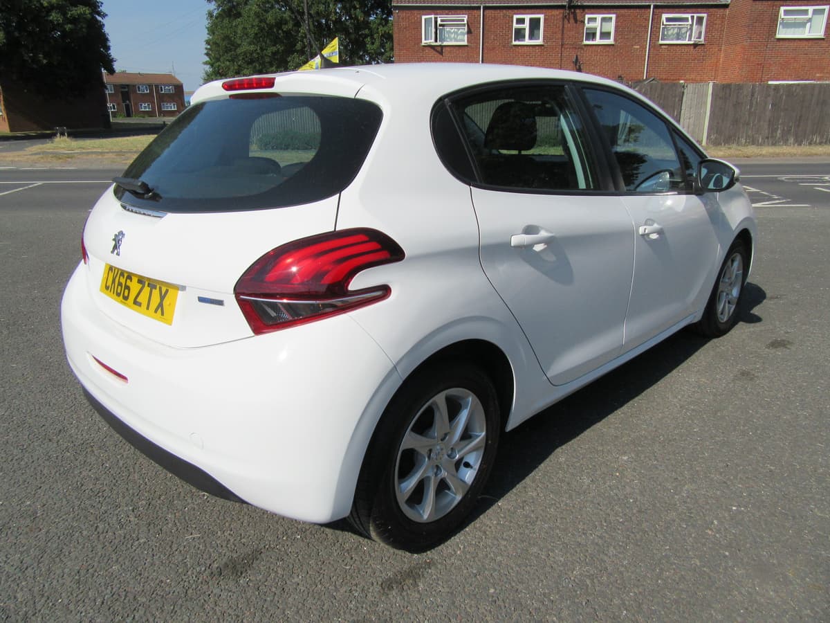 2016 Peugeot 208 Active - Image 13