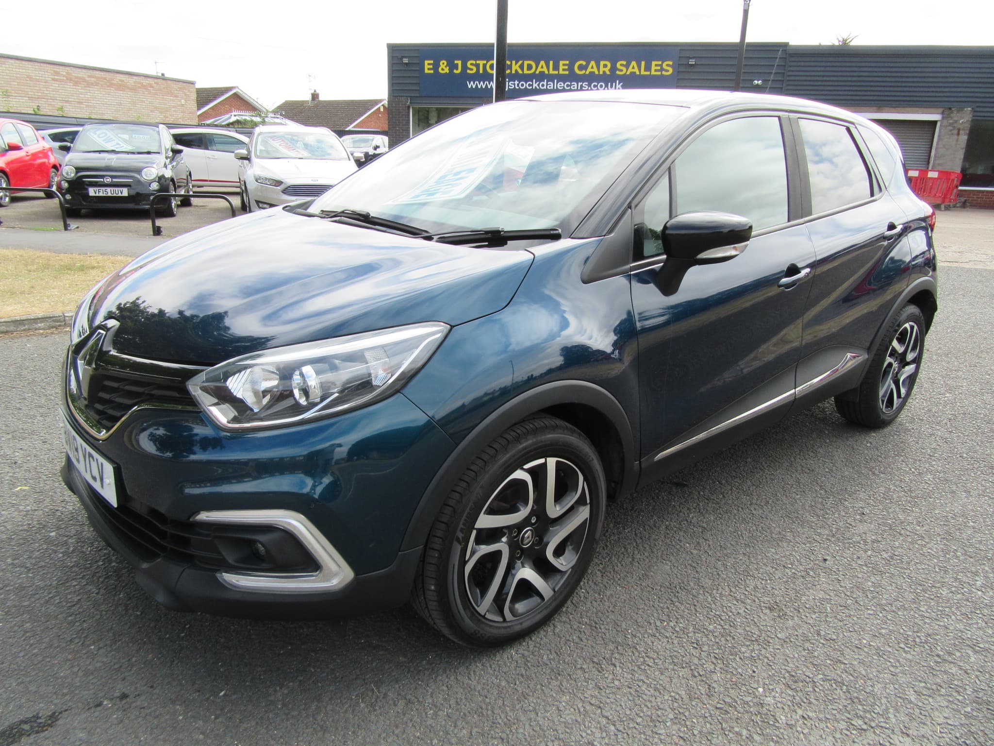 Renault Captur Iconic TCe - Image 2