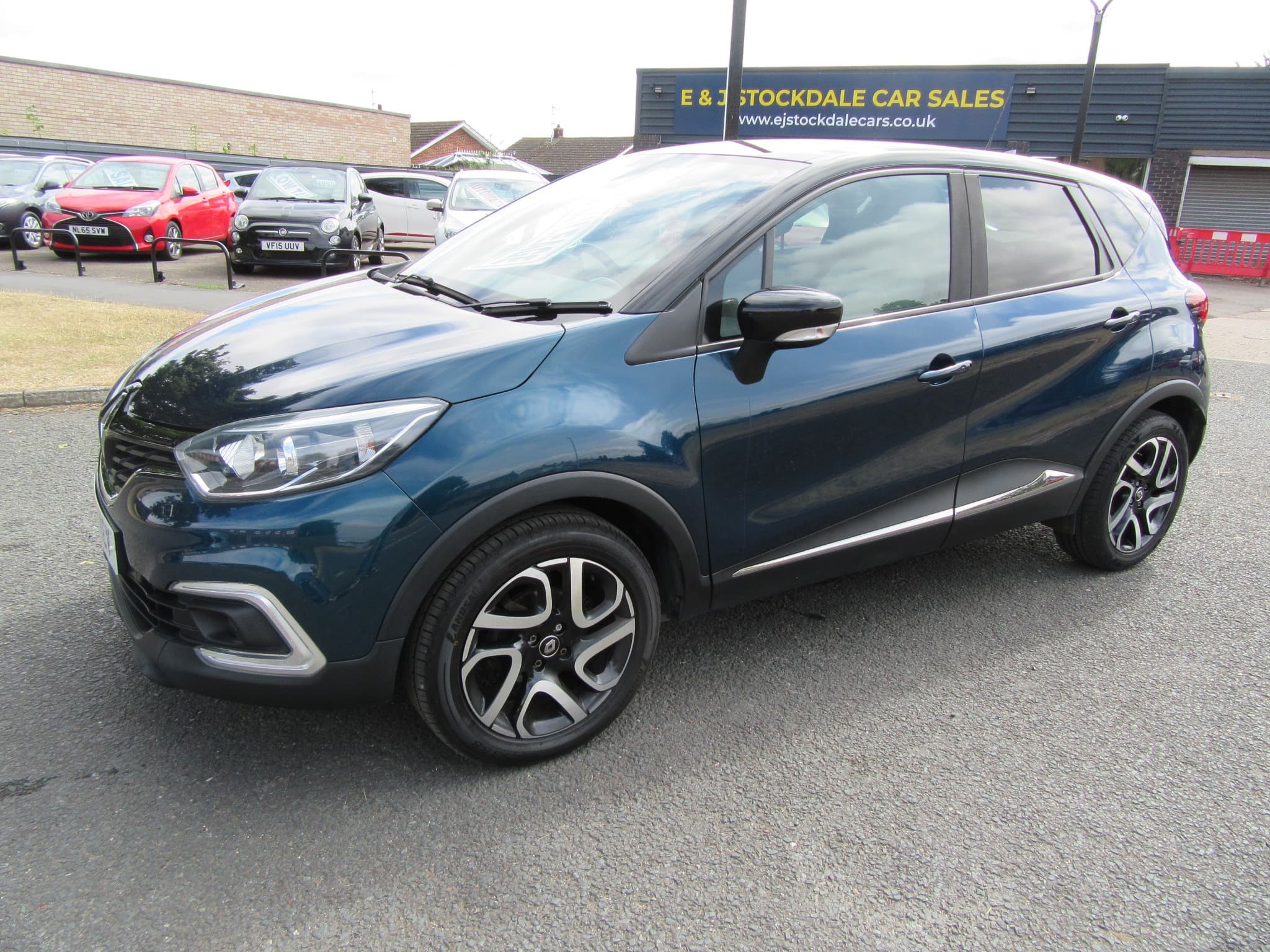 Renault Captur Iconic TCe - Image 3