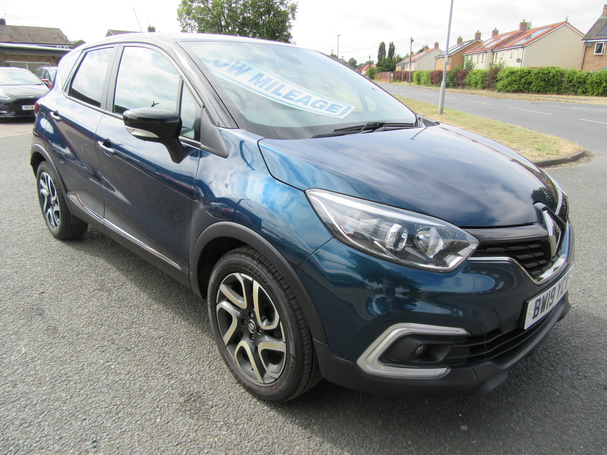 Renault Captur Iconic TCe - Image 5