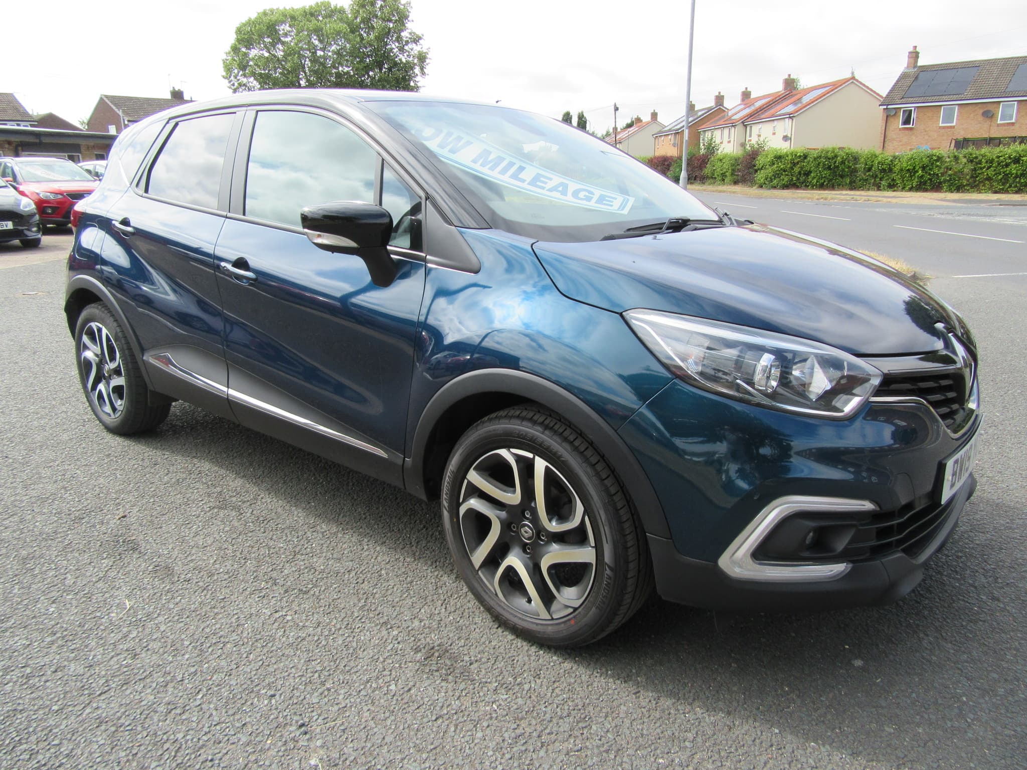 Renault Captur Iconic TCe - Image 6