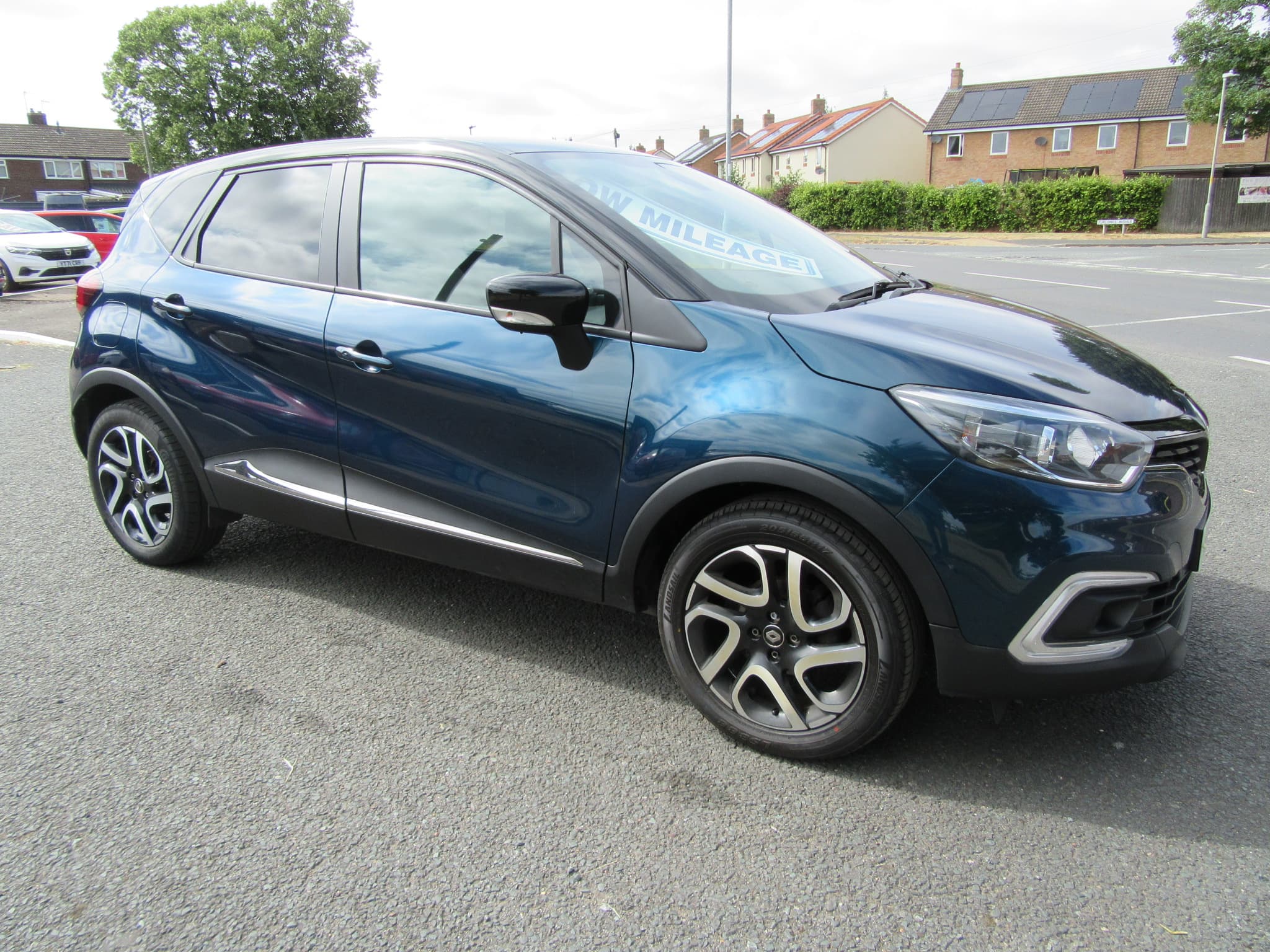 Renault Captur Iconic TCe - Image 7