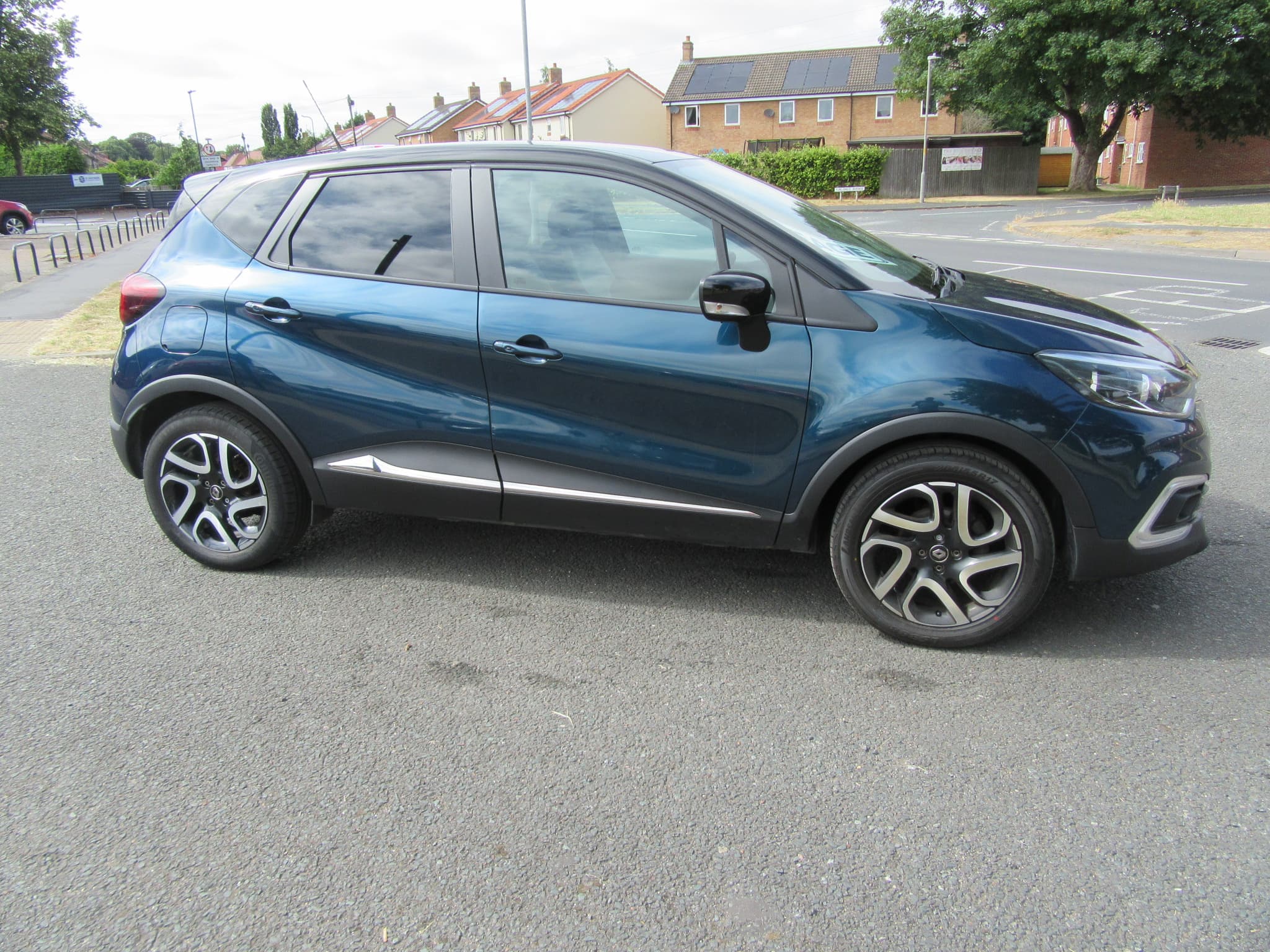 Renault Captur Iconic TCe - Image 8