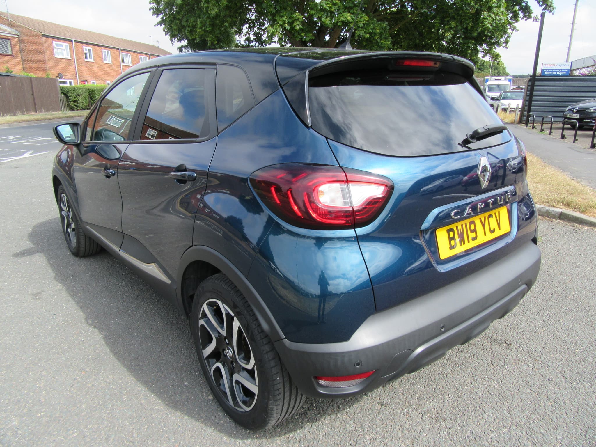 Renault Captur Iconic TCe - Image 10