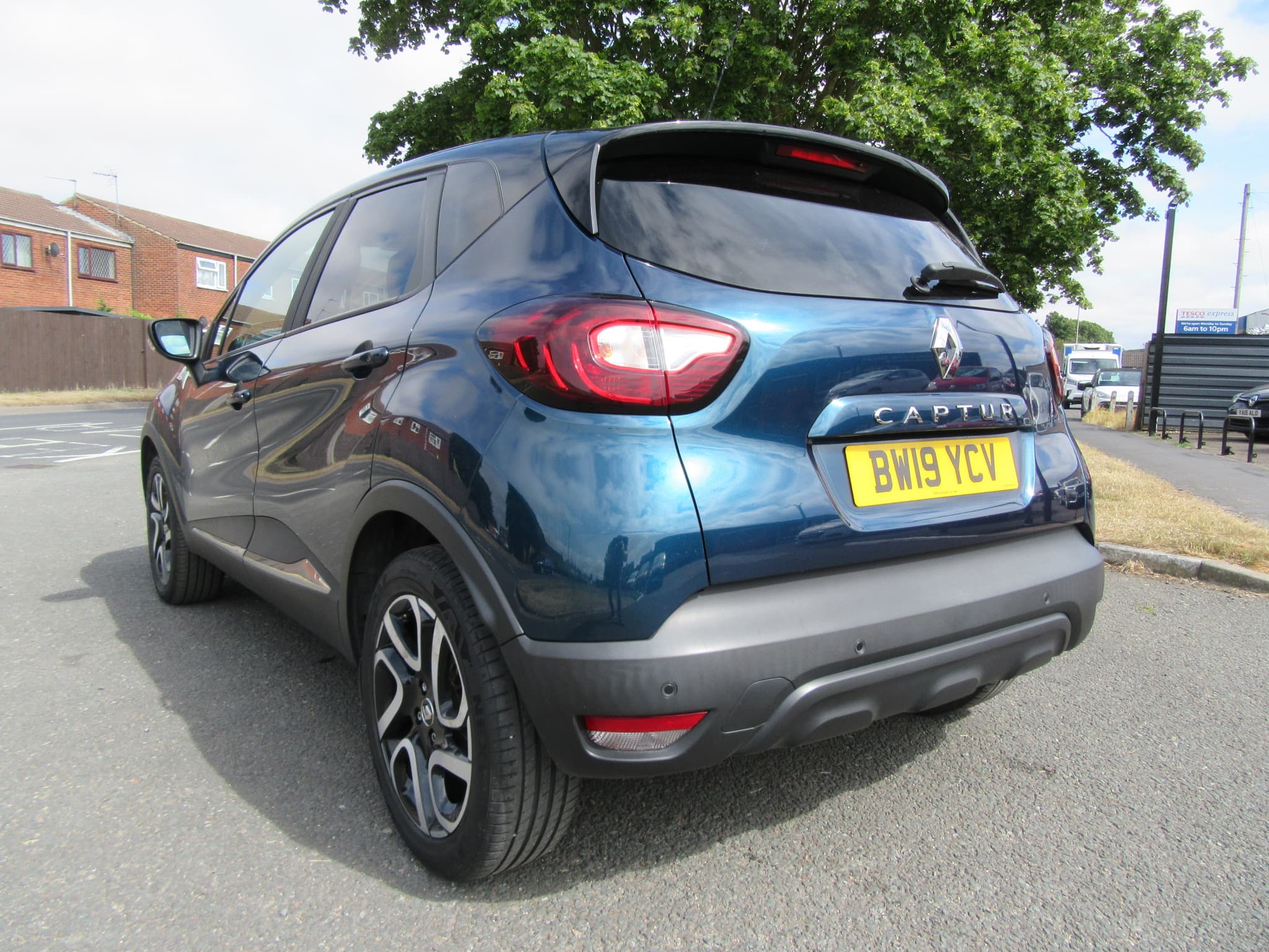 Renault Captur Iconic TCe - Image 11