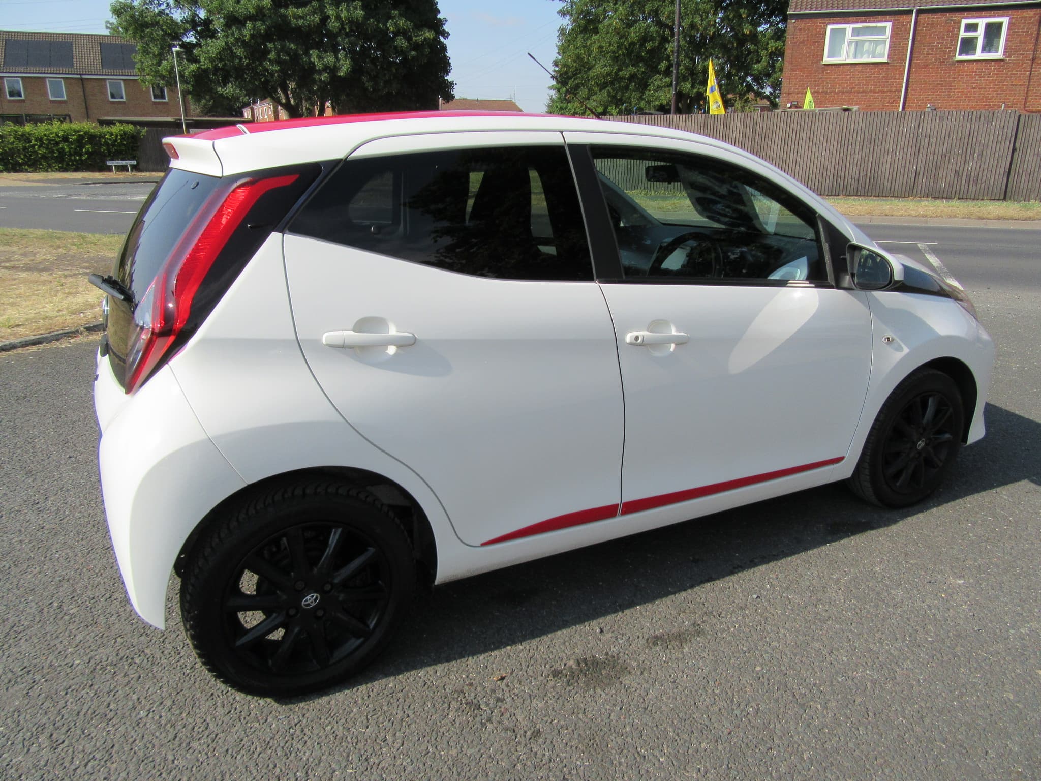 Toyota Aygo X-Press VVT-i - Image 16