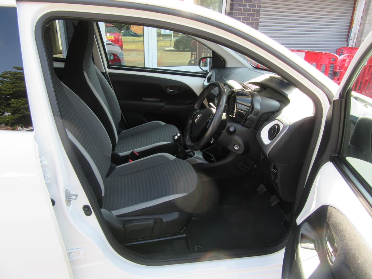 2018 Toyota Aygo X-Press VVT-i - Image 18