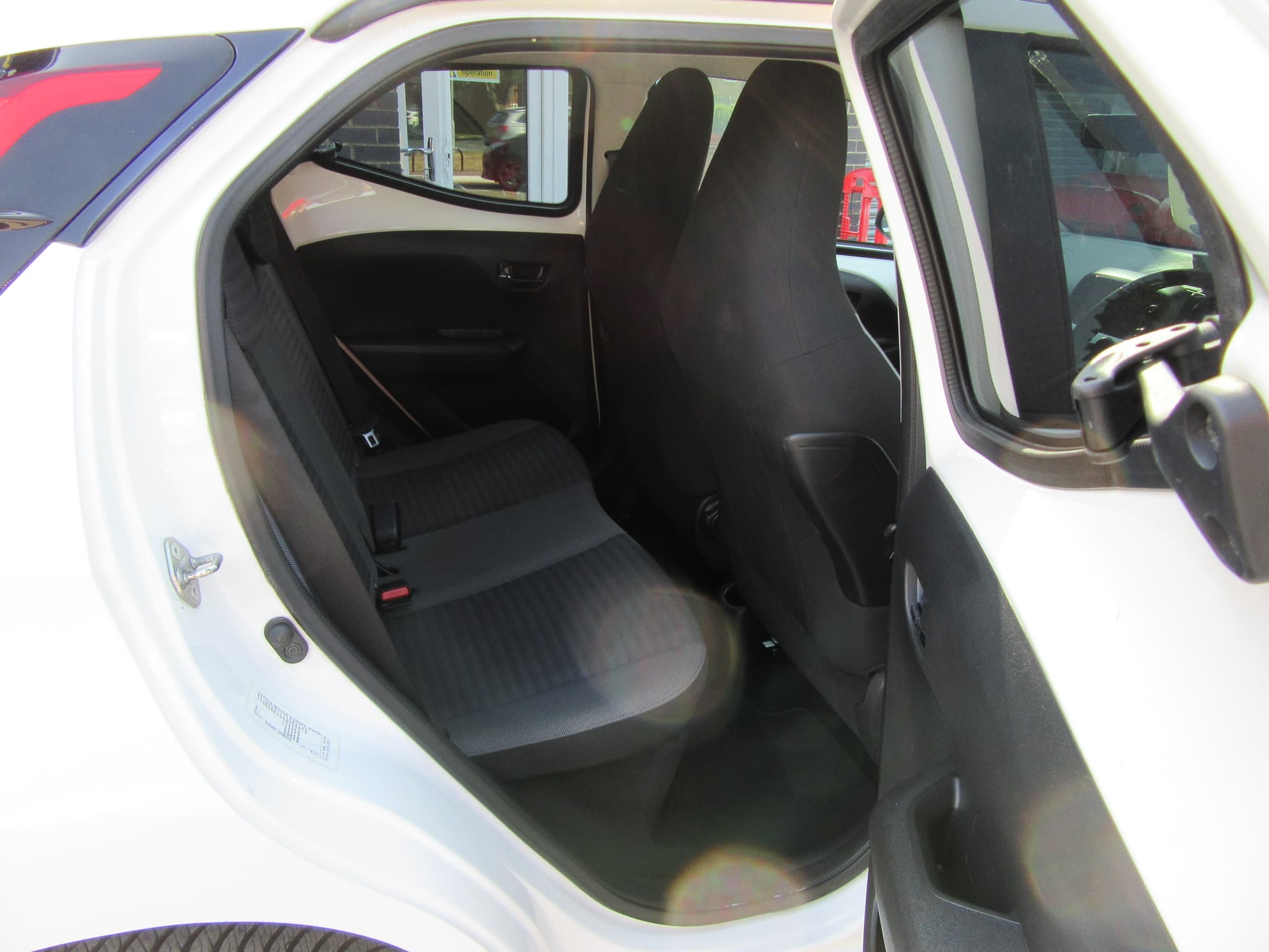 Toyota Aygo X-Press VVT-i - Image 19