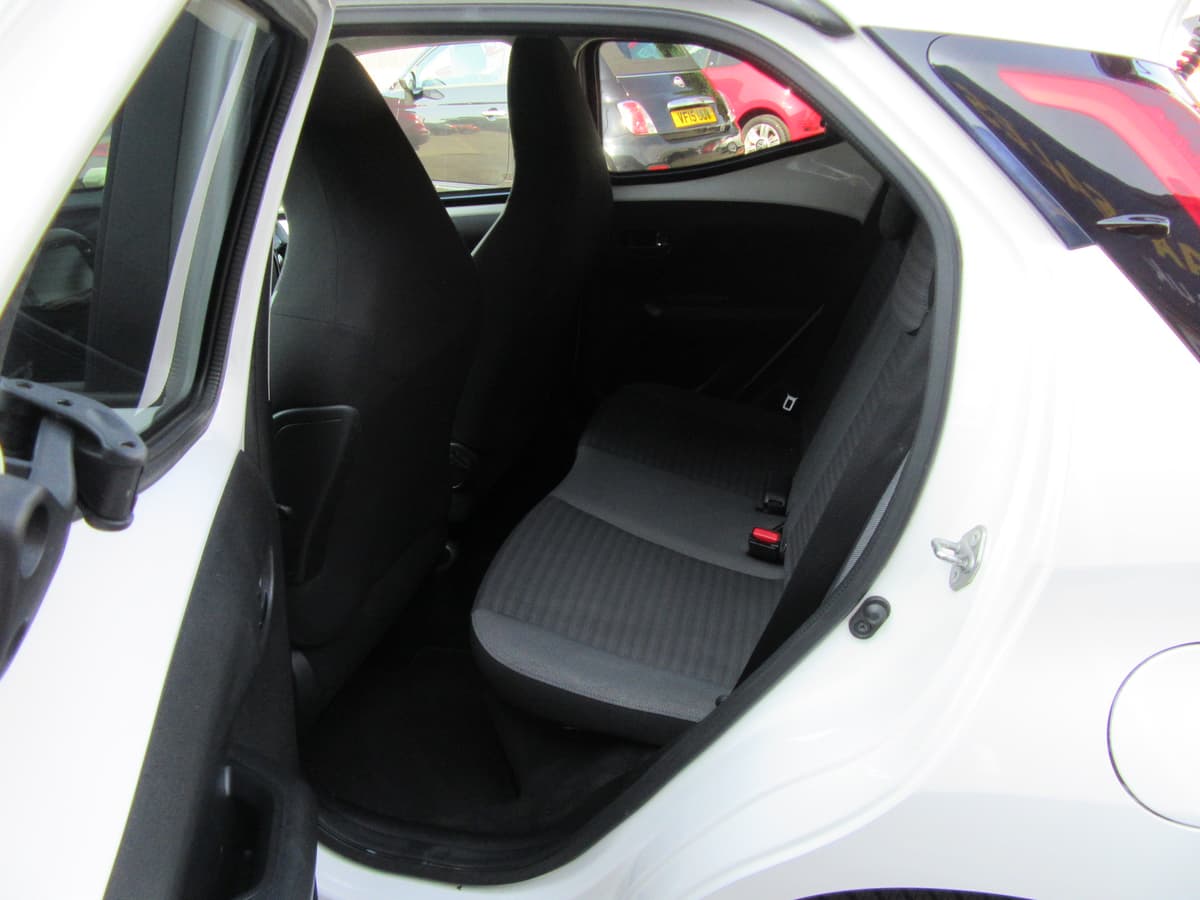 2018 Toyota Aygo X-Press VVT-i - Image 20