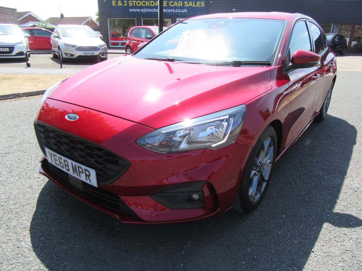 2018 Ford Focus ST-Line - Image 2