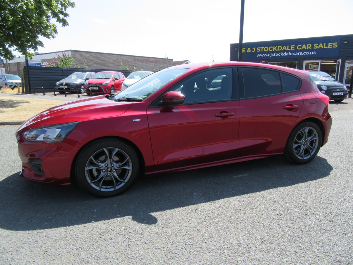 2018 Ford Focus ST-Line - Image 5