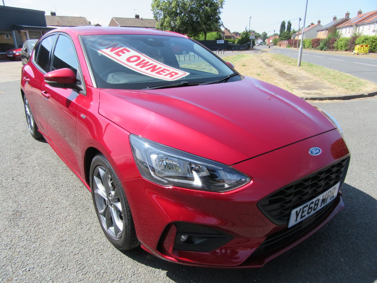 2018 Ford Focus ST-Line - Image 6