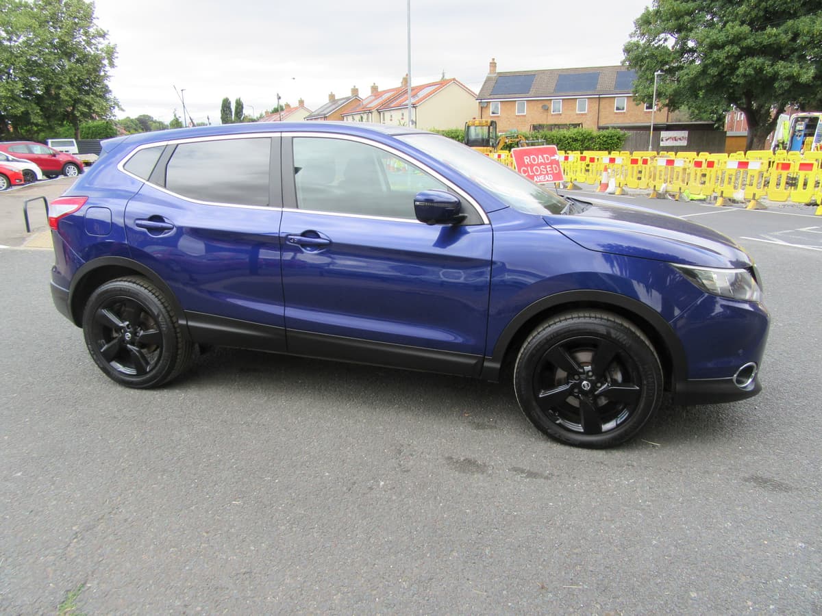 2016 Nissan Qashqai N-Connecta DiG-T - Image 9