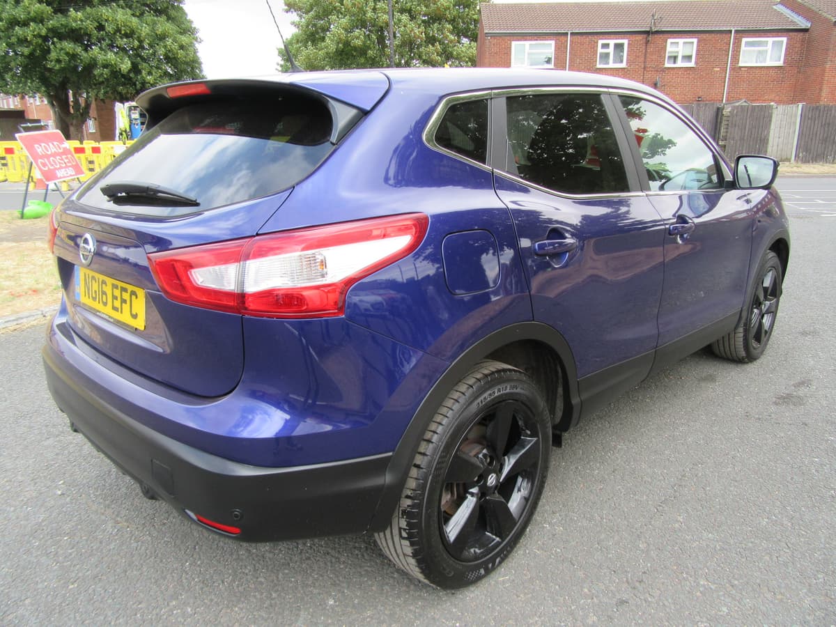 2016 Nissan Qashqai N-Connecta DiG-T - Image 11