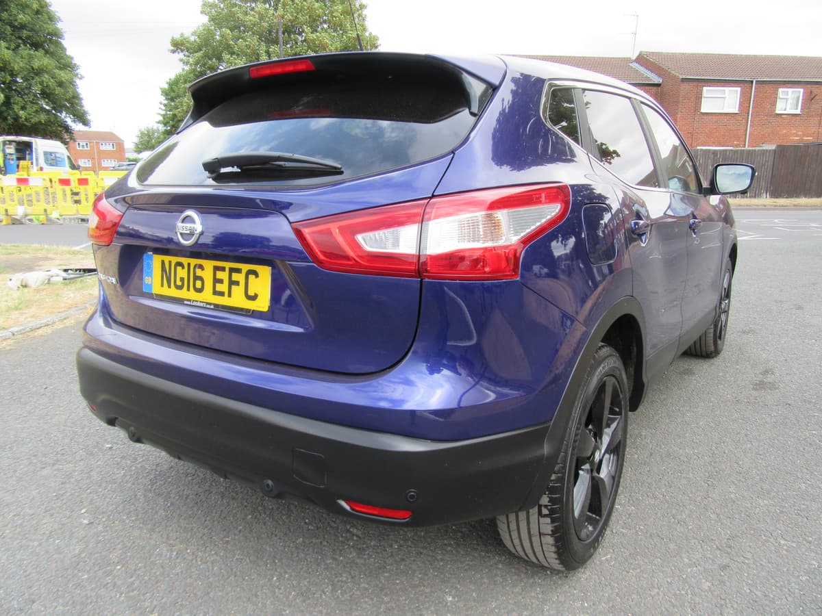 2016 Nissan Qashqai N-Connecta DiG-T - Image 12