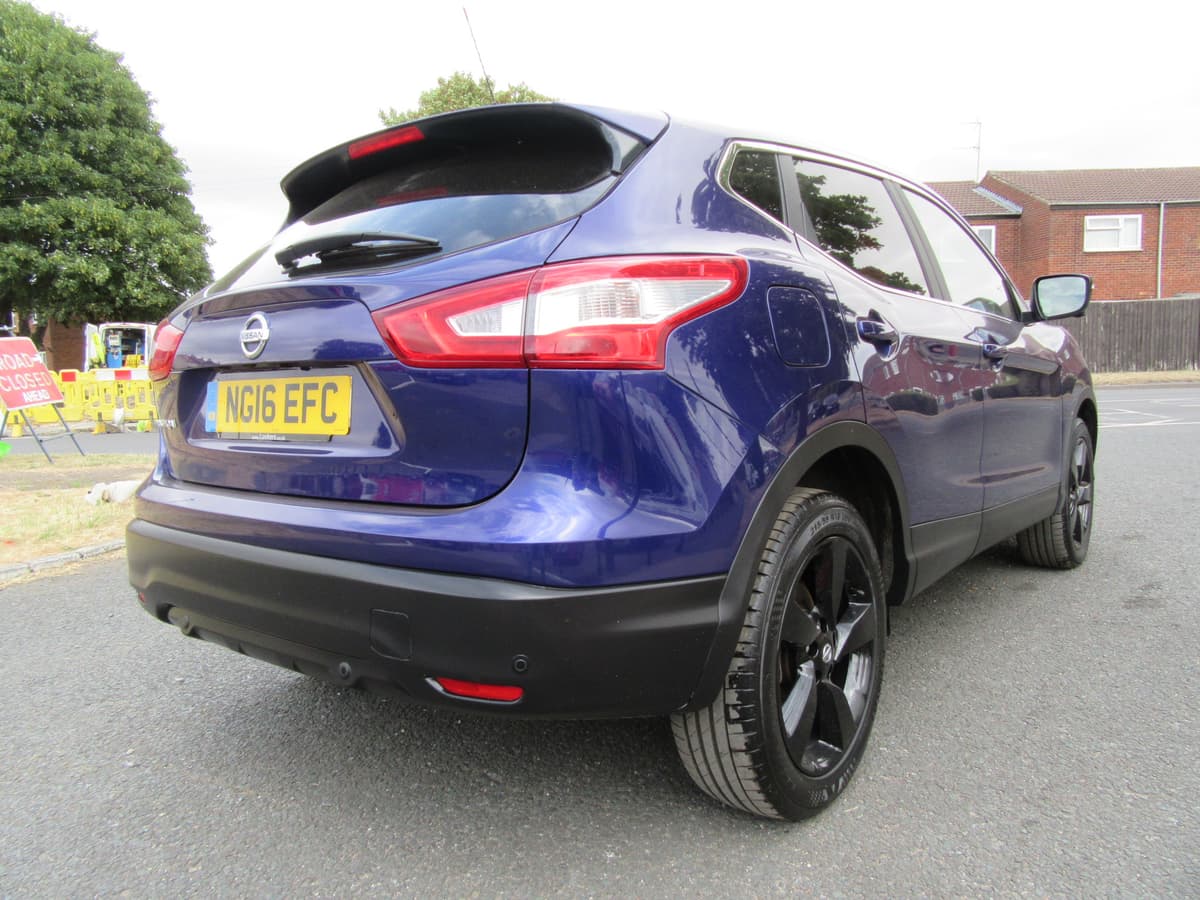 2016 Nissan Qashqai N-Connecta DiG-T - Image 13