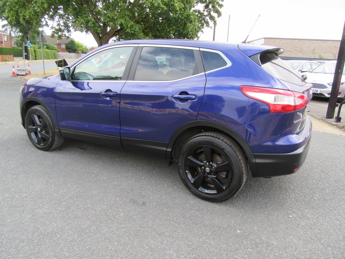 2016 Nissan Qashqai N-Connecta DiG-T - Image 16