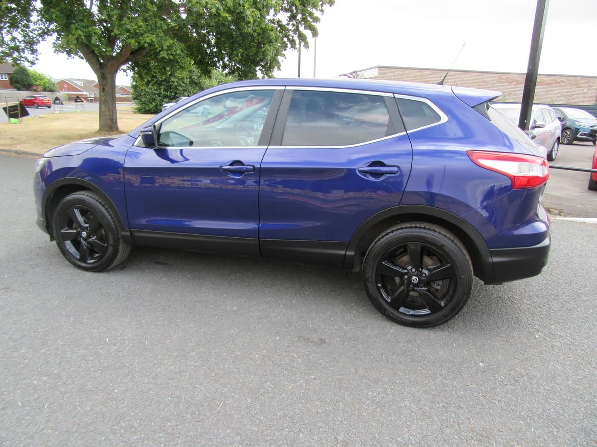 2016 Nissan Qashqai N-Connecta DiG-T - Image 17