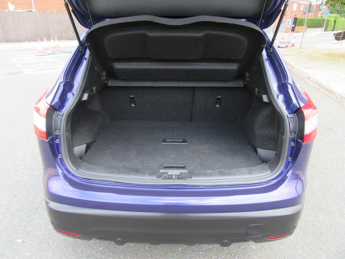2016 Nissan Qashqai N-Connecta DiG-T - Image 18