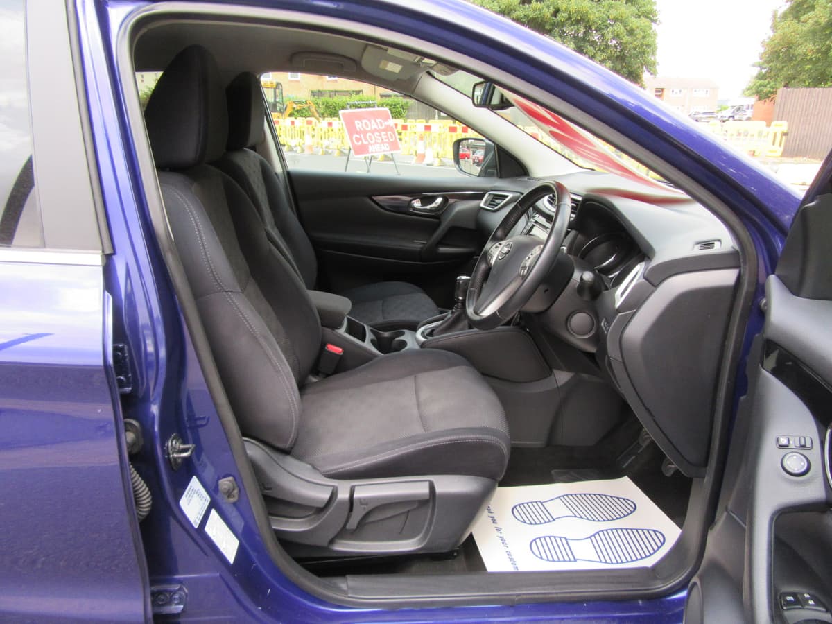 2016 Nissan Qashqai N-Connecta DiG-T - Image 19
