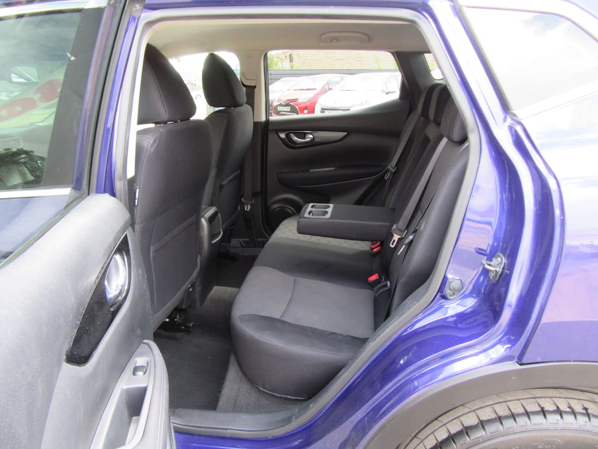 2016 Nissan Qashqai N-Connecta DiG-T - Image 21