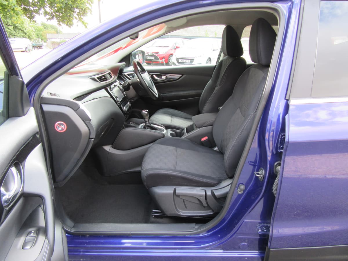 2016 Nissan Qashqai N-Connecta DiG-T - Image 22