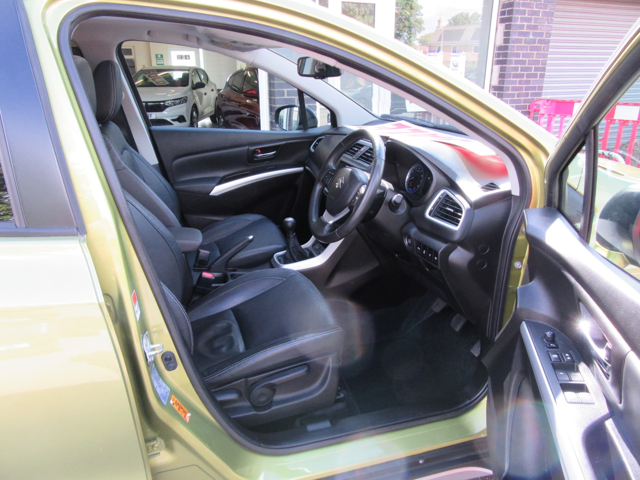 Suzuki SX4 S-Cross SZ5 - Image 18