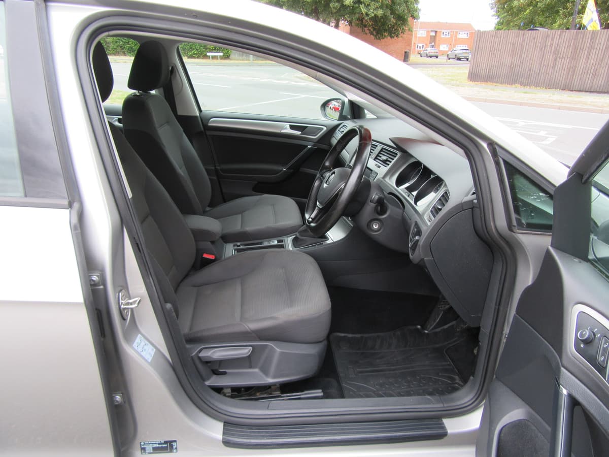 2014 Volkswagen Golf SE BlueMotion Technology TDI - Image 17