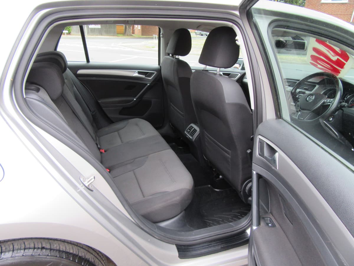 2014 Volkswagen Golf SE BlueMotion Technology TDI - Image 18