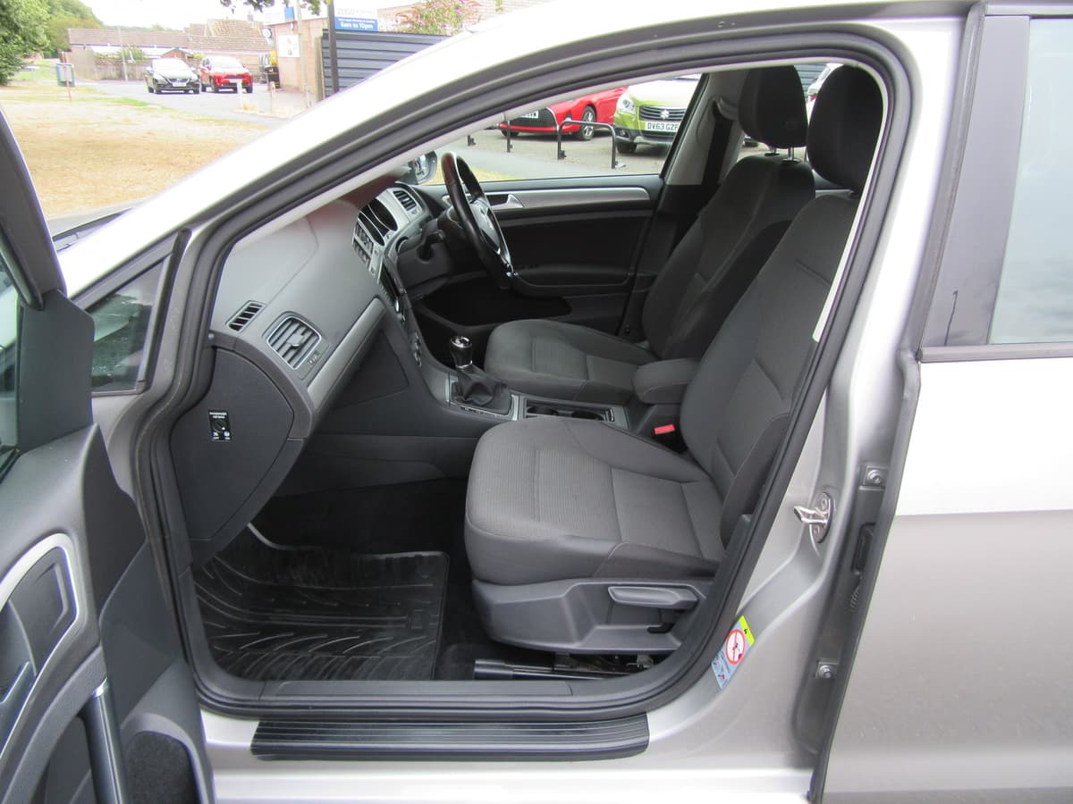 2014 Volkswagen Golf SE BlueMotion Technology TDI - Image 19