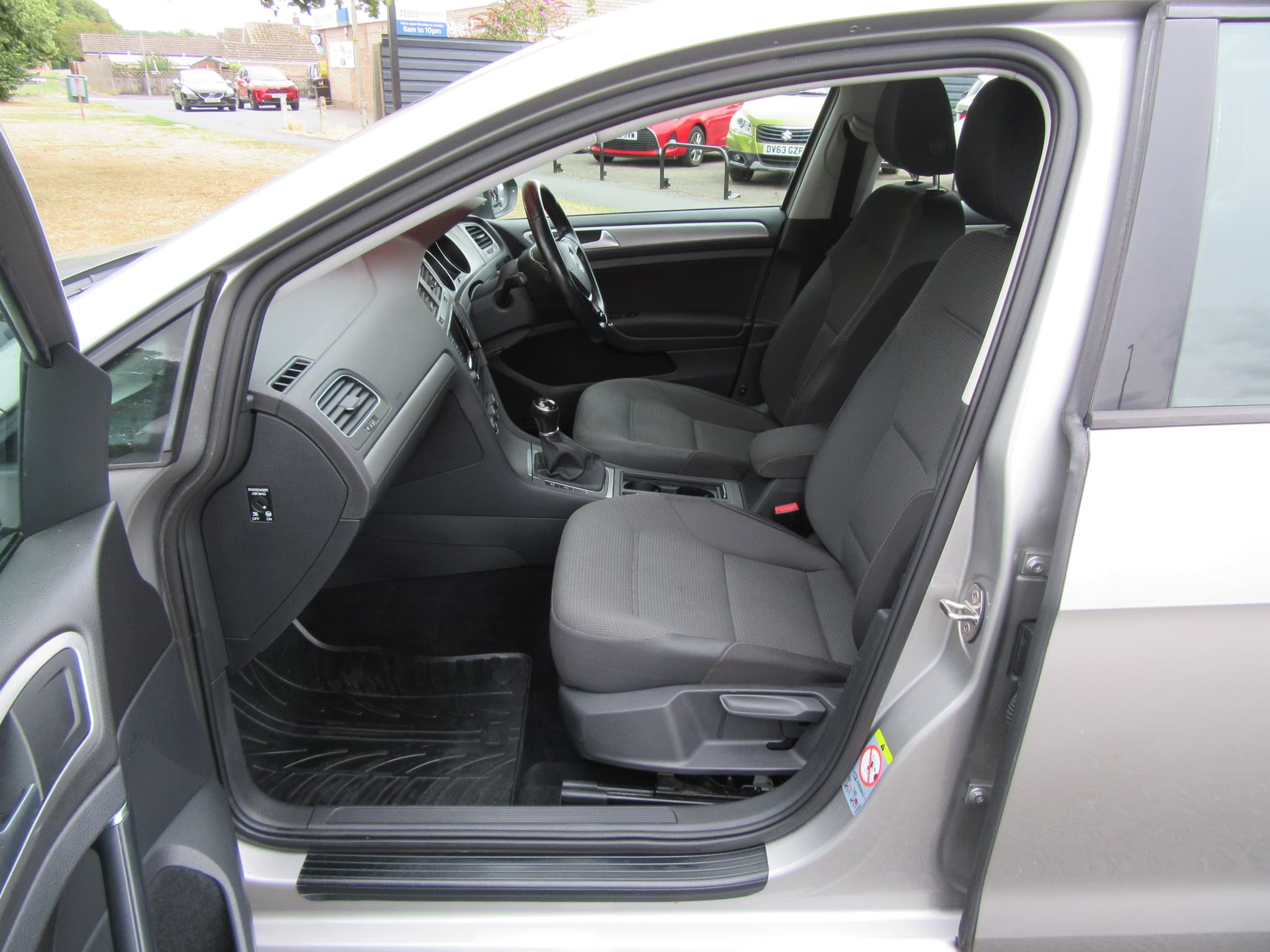 Volkswagen Golf SE BlueMotion Technology TDI - Image 19